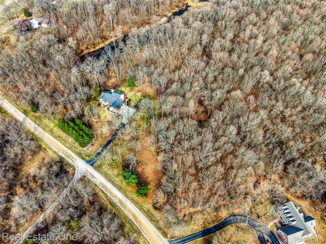 167 Forest Valley Court, Putnam Township, MI 48169