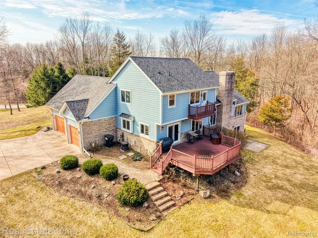 167 Forest Valley Court, Putnam Township, MI 48169