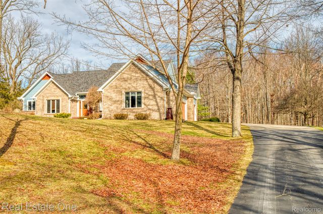 167 Forest Valley Court, Putnam Township, MI 48169