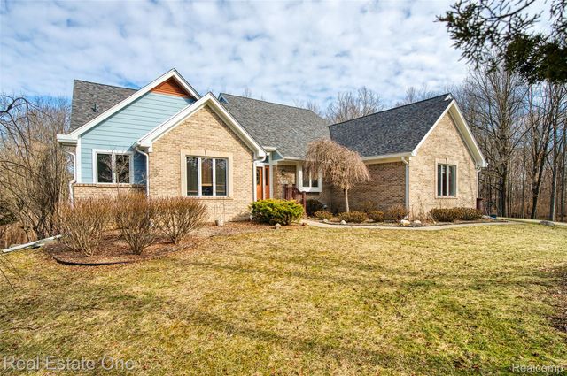 167 Forest Valley Court, Putnam Township, MI 48169
