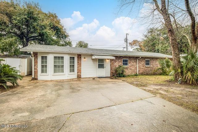 28 Woodglen Drive, Gulfport, MS 39507