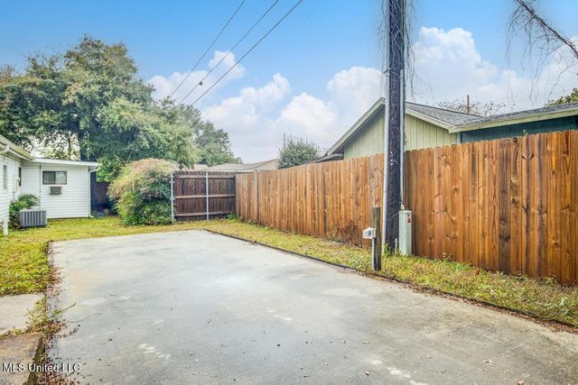 28 Woodglen Drive, Gulfport, MS 39507