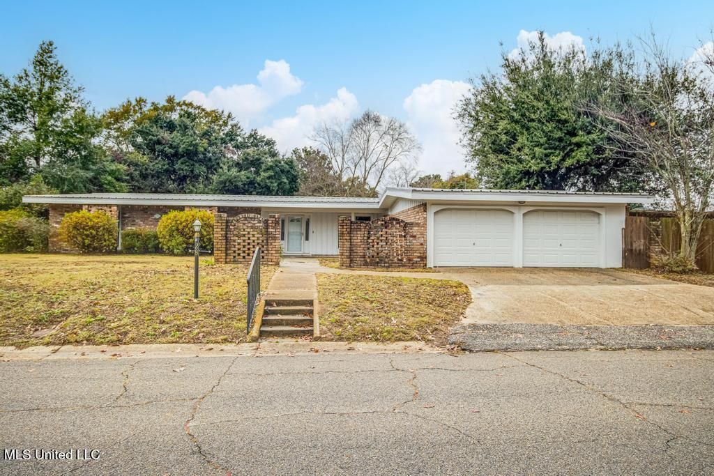 28 Woodglen Drive, Gulfport, MS 39507