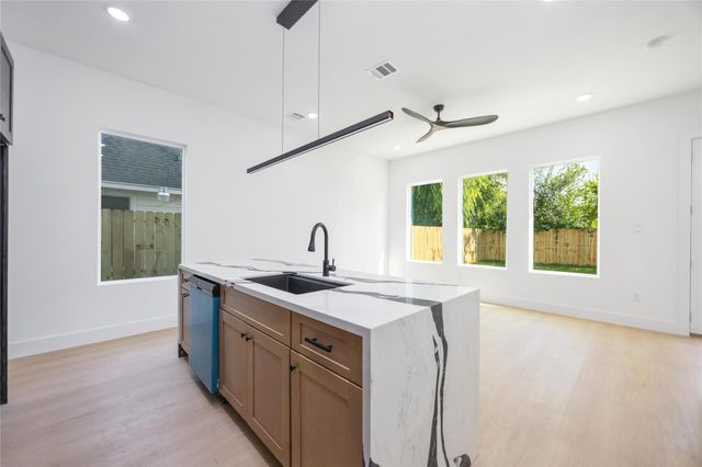 3920 Aledo Street A-B, Houston, TX 77051