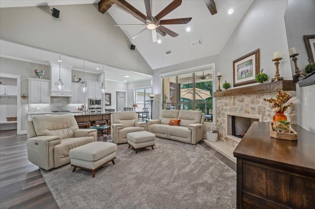14486 Meadow Glen, Lindale, TX 75771