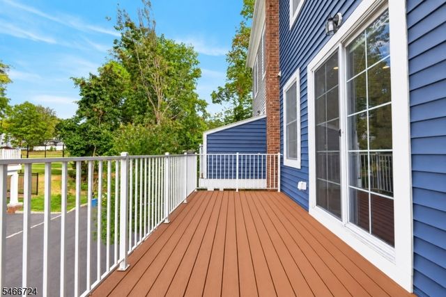 18 Parkside Ln, Teaneck Twp., NJ 07666