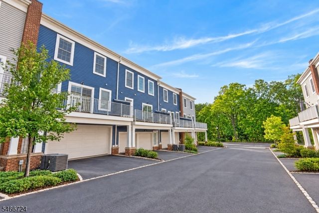 18 Parkside Ln, Teaneck Twp., NJ 07666
