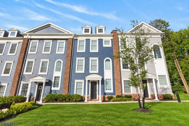 18 Parkside Ln, Teaneck Twp., NJ 07666