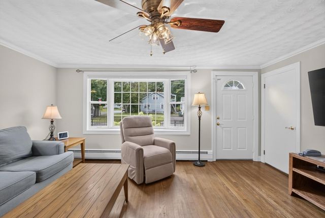 93 York Ave, Fitchburg, MA 01420