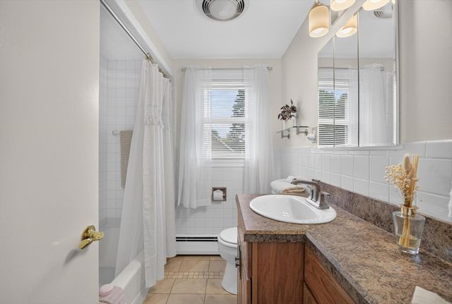 93 York Ave, Fitchburg, MA 01420