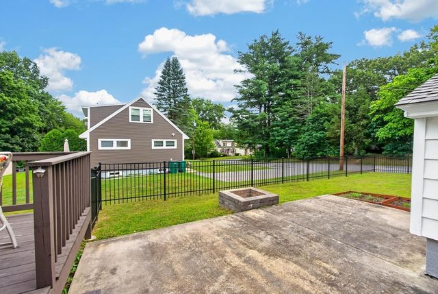93 York Ave, Fitchburg, MA 01420
