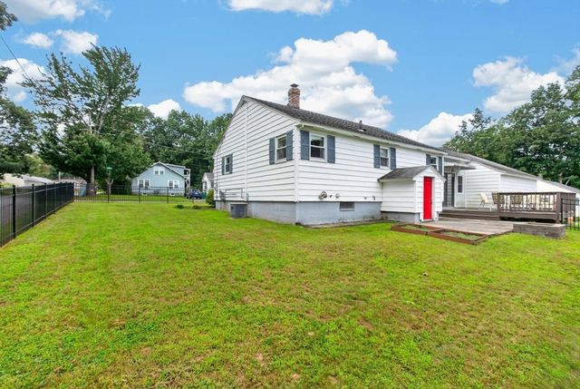 93 York Ave, Fitchburg, MA 01420