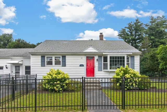 93 York Ave, Fitchburg, MA 01420