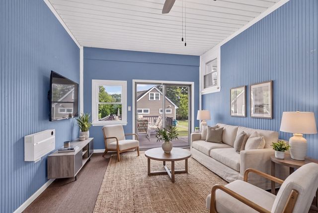 93 York Ave, Fitchburg, MA 01420