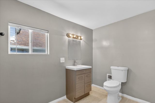 1 E 114th Street, Chicago, IL 60628