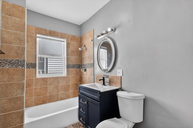 1 E 114th Street, Chicago, IL 60628