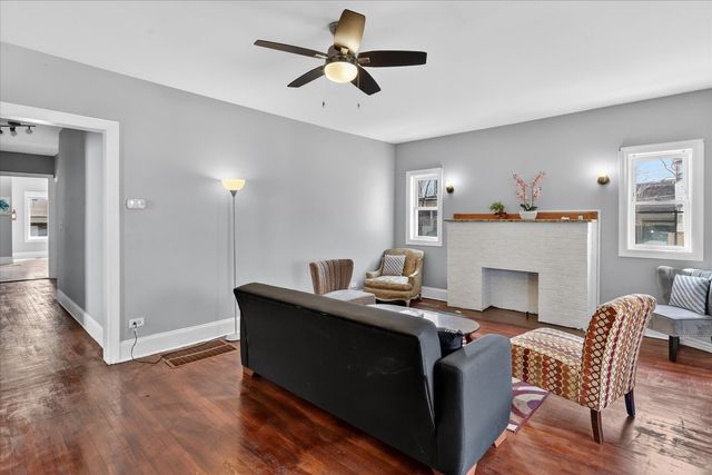 1 E 114th Street, Chicago, IL 60628