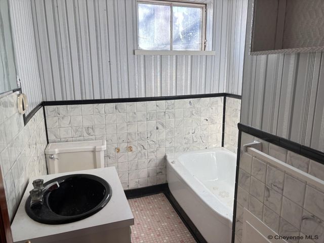 3502 DUNN AVE, Cheyenne, WY 82001