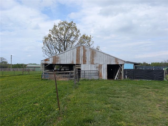 11109 S Old Cincinnati Road, Lincoln, AR 72744