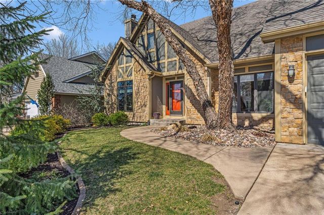 908 Easy Street, Lawrence, KS 66049