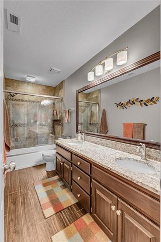 908 Easy Street, Lawrence, KS 66049