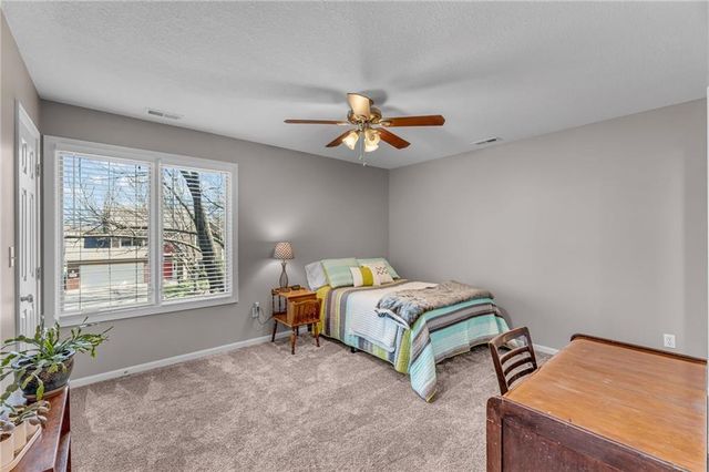 908 Easy Street, Lawrence, KS 66049