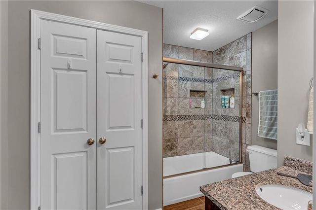 908 Easy Street, Lawrence, KS 66049