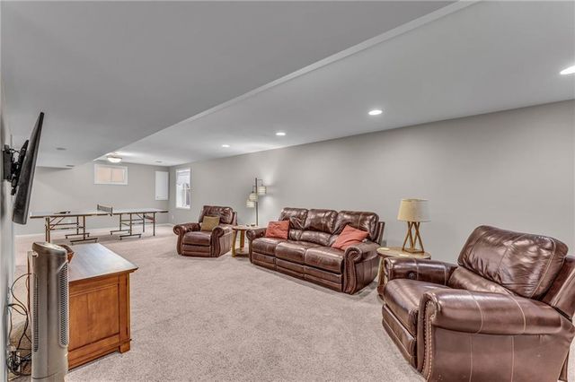 908 Easy Street, Lawrence, KS 66049