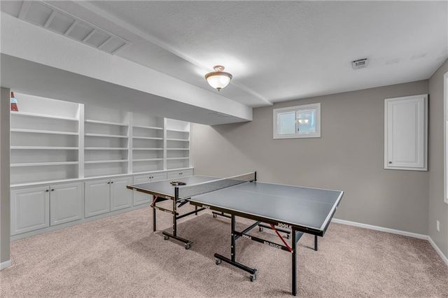 908 Easy Street, Lawrence, KS 66049