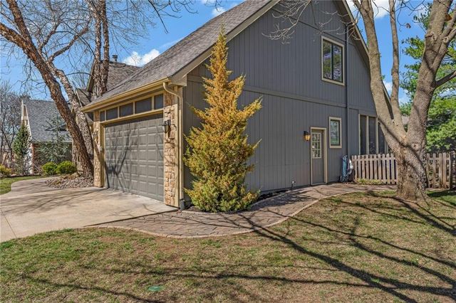 908 Easy Street, Lawrence, KS 66049