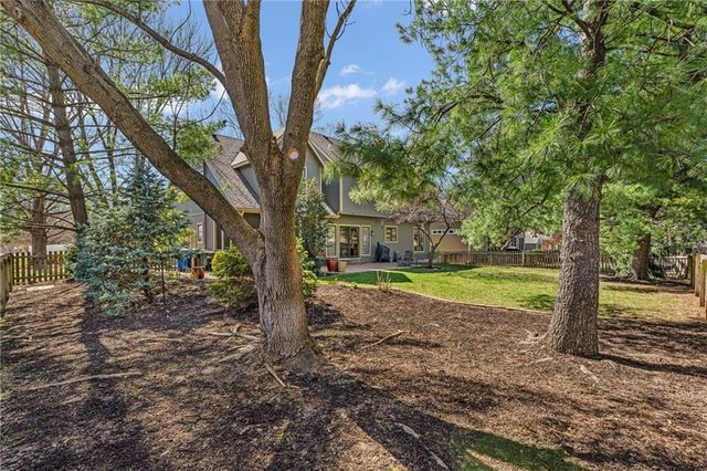 908 Easy Street, Lawrence, KS 66049