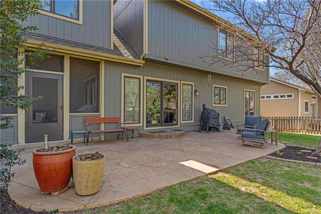 908 Easy Street, Lawrence, KS 66049