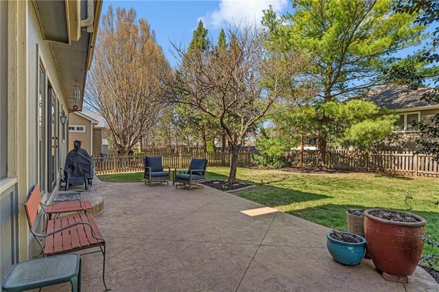908 Easy Street, Lawrence, KS 66049