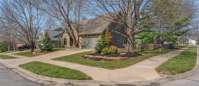 908 Easy Street, Lawrence, KS 66049