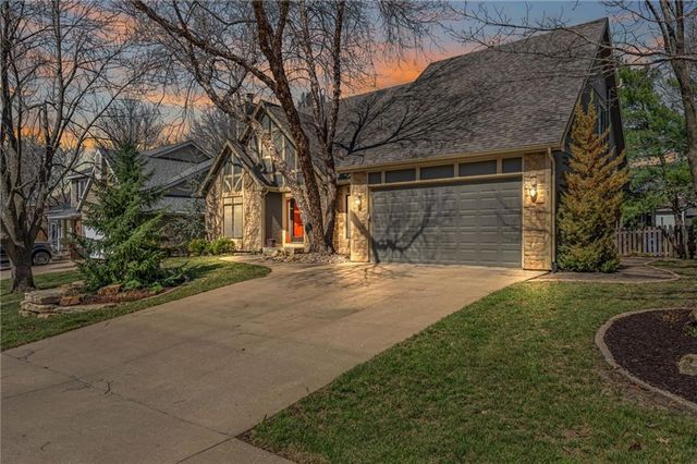908 Easy Street, Lawrence, KS 66049