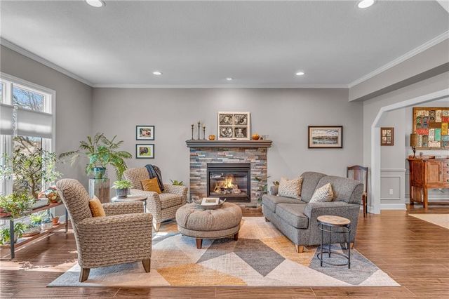 908 Easy Street, Lawrence, KS 66049