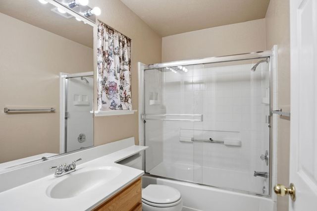 1416 Ranch House Ct, Oakdale, CA 95361