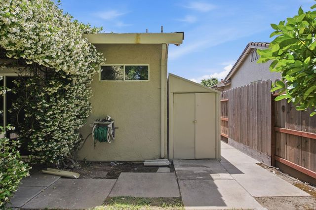 1416 Ranch House Ct, Oakdale, CA 95361