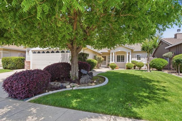 1416 Ranch House Ct, Oakdale, CA 95361
