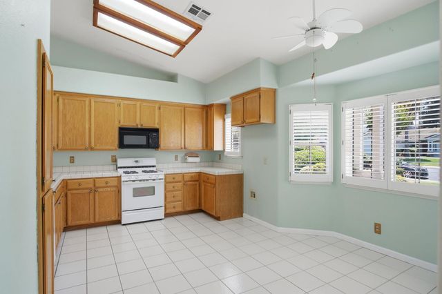1416 Ranch House Ct, Oakdale, CA 95361