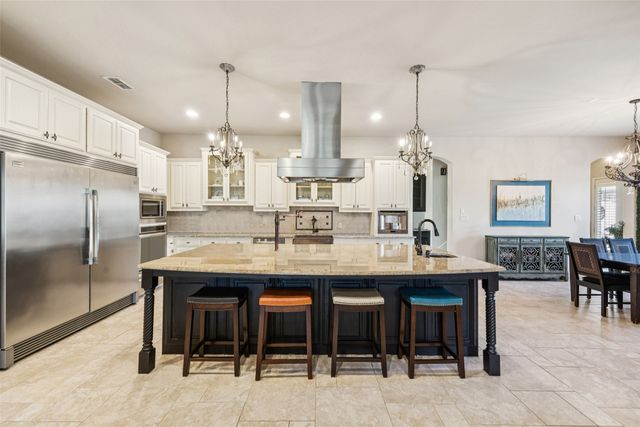 715 Simmons Road, Double Oak, TX 75077