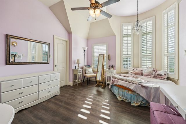 715 Simmons Road, Double Oak, TX 75077