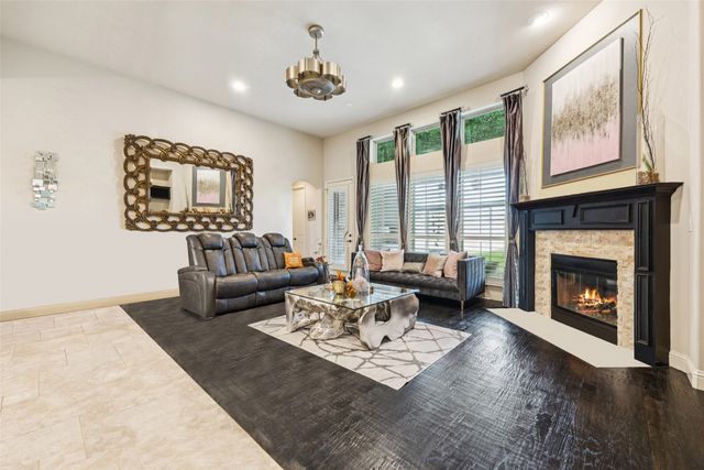 715 Simmons Road, Double Oak, TX 75077