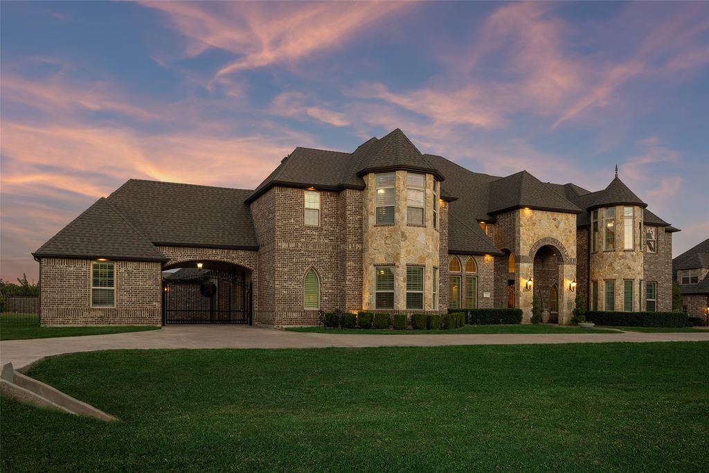 715 Simmons Road, Double Oak, TX 75077