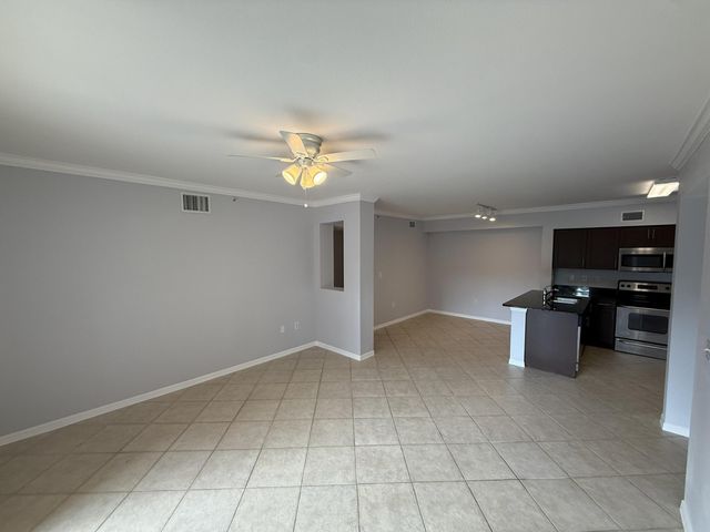 6386 Emerald Dunes Drive 201, West Palm Beach, FL 33411