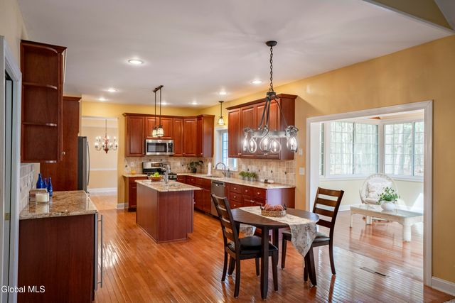 12 Preserve Way, Saratoga Springs, NY 12866