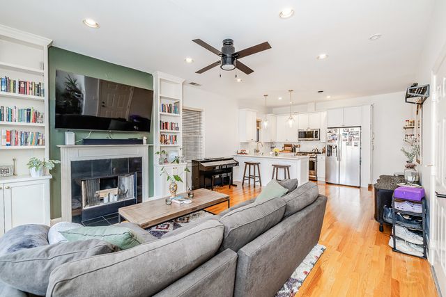 4425 N Racine Avenue 2N, Chicago, IL 60640