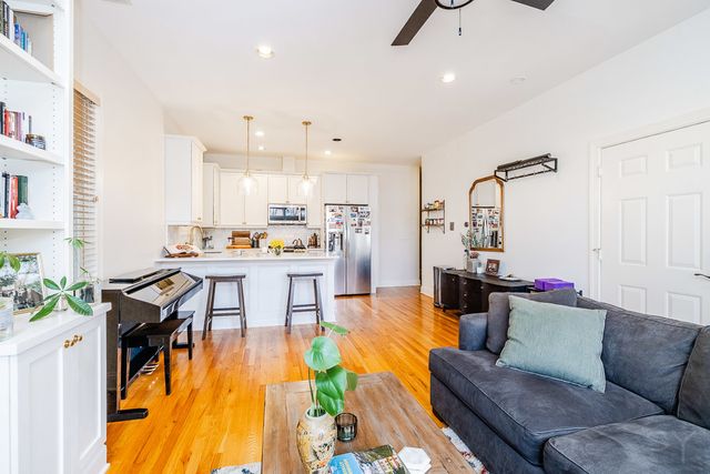 4425 N Racine Avenue 2N, Chicago, IL 60640