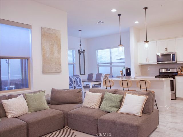 4172 Horvath 102, Corona, CA 92883