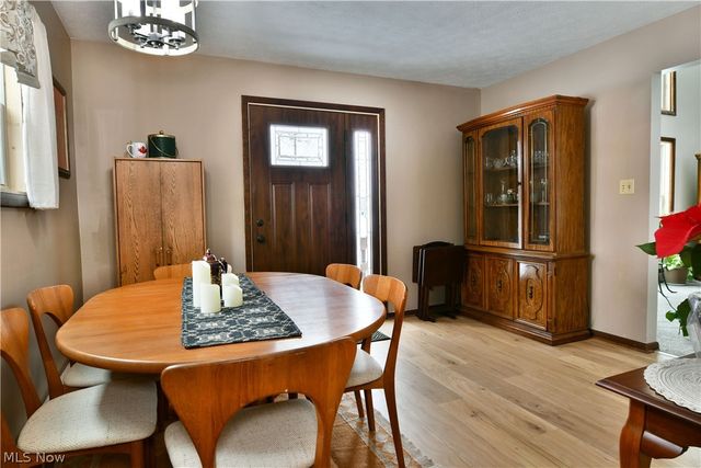 3894 Nelson Mosier Road, Leavittsburg, OH 44430